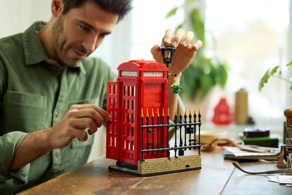 LEGO Ideas 21347 Rote Londoner Telefonzelle | ©LEGO Gruppe