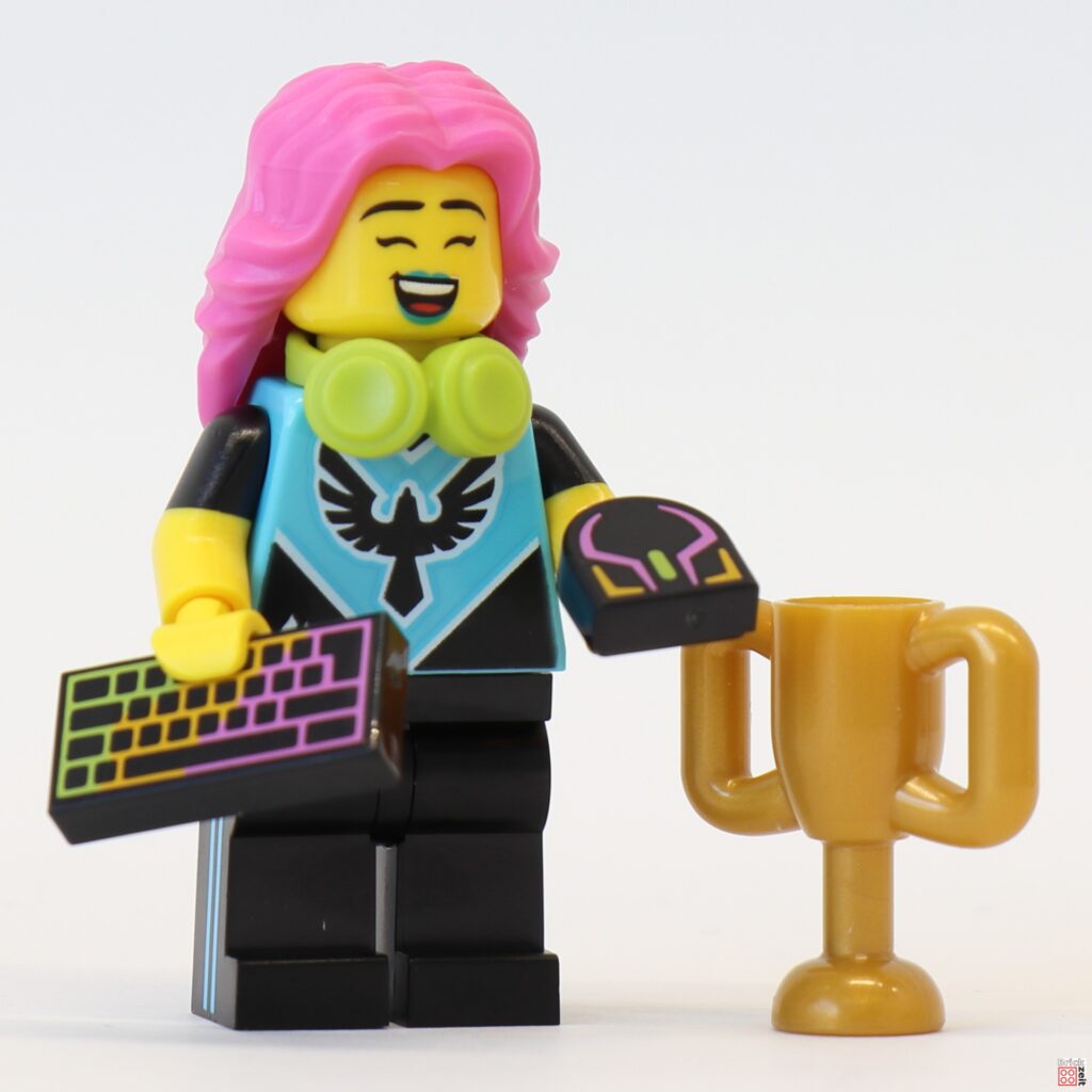 LEGO 71045 E-Sports Gamerin mit Tastatur, Maus und Pokal | ©Brickzeit