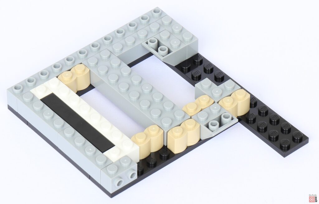 LEGO 75387 - Bauabschnitt 1, Der Anfang | ©Brickzeit