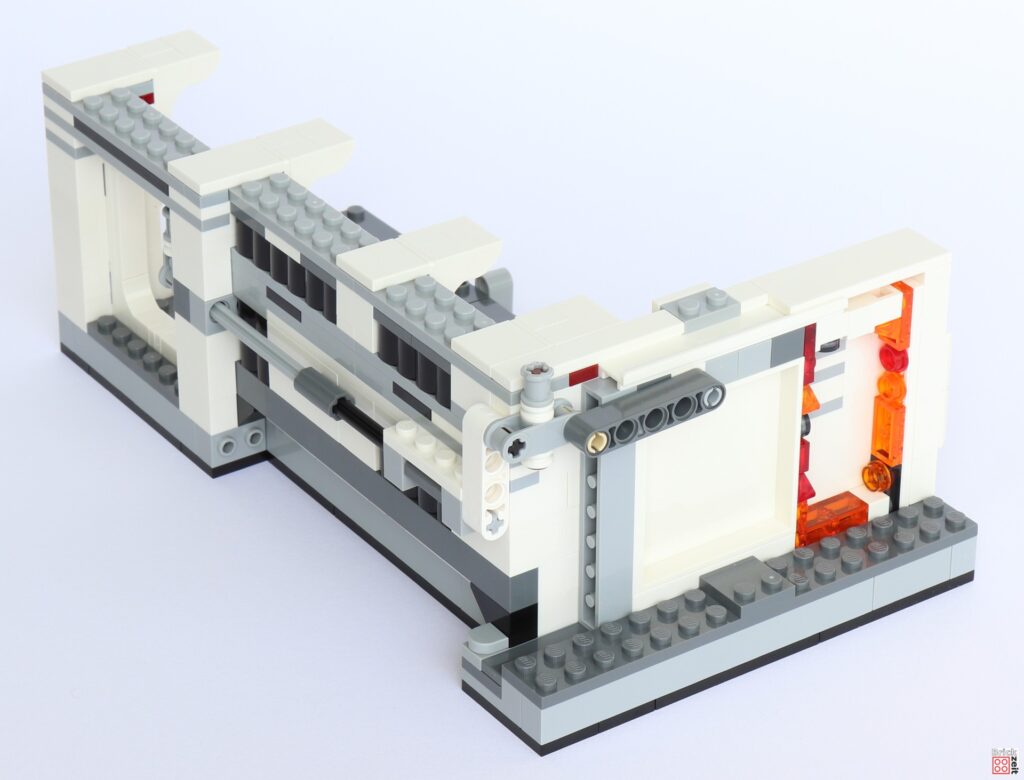 LEGO 75387 - Bauabschnitt 4, Rückseite vom fertigen Gang | ©Brickzeit