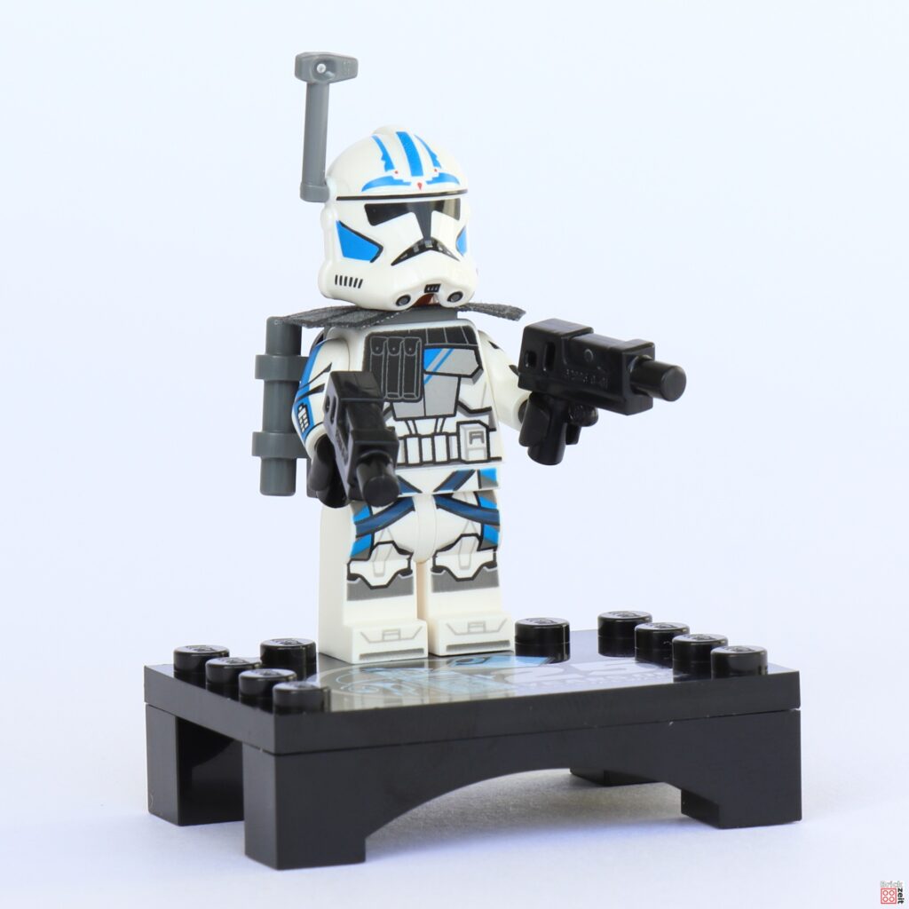 LEGO 75387 - ARC-Soldat Fives auf 25-Jahre LEGO Star Wars Aufsteller | ©Brickzeit