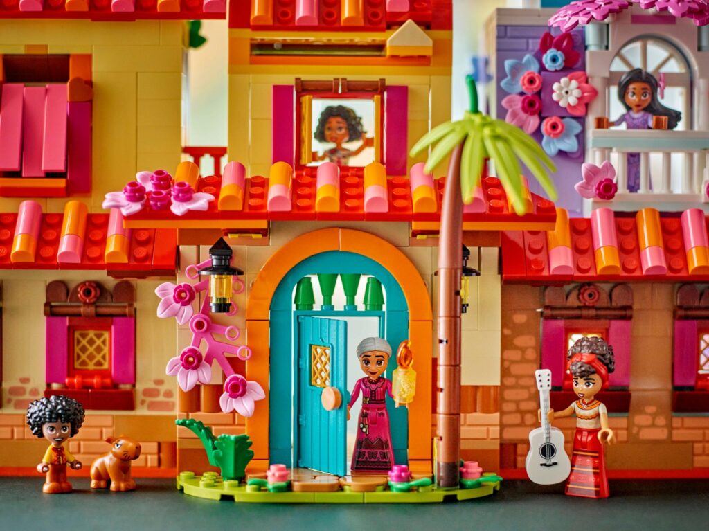 LEGO Disney 43245 Das magische Haus der Madrigals | ©LEGO Gruppe