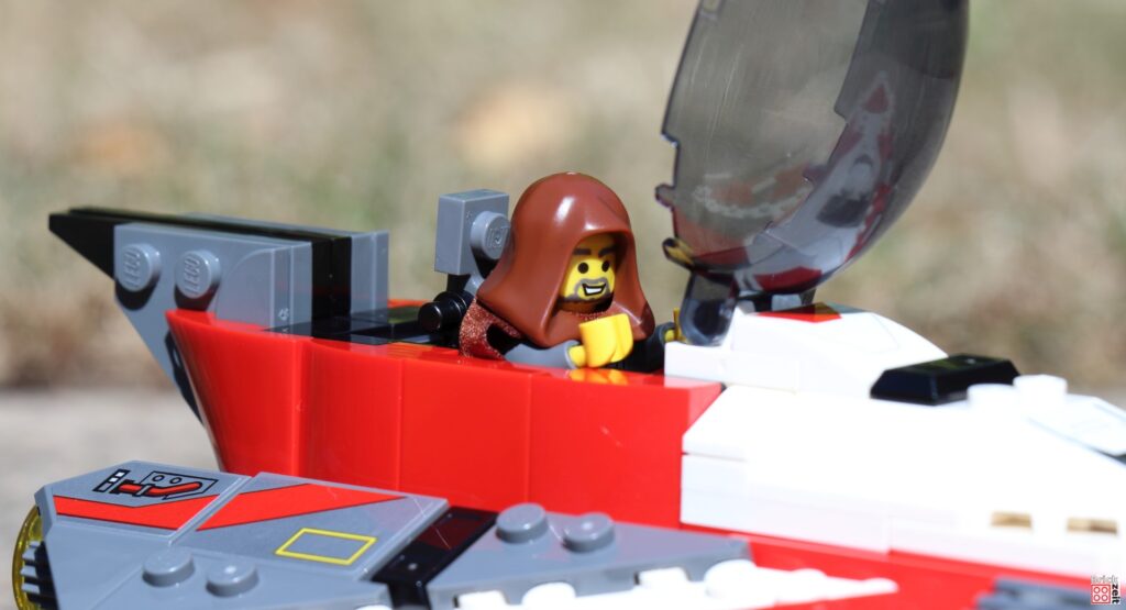 Jedi Bob im Cockpit | ©Brickzeit