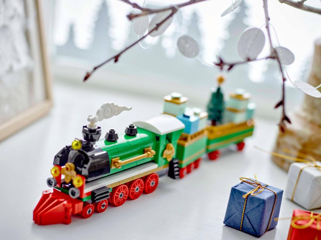 LEGO 40700 Winterlicher Weihnachtszug | ©LEGO Gruppe