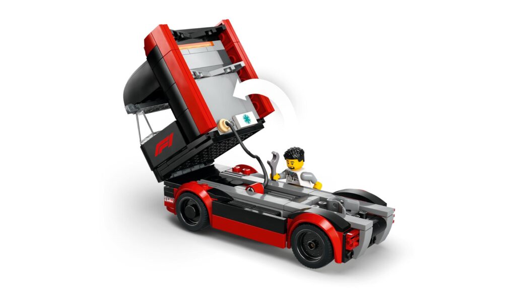 LEGO City 60445 F1 Transporter mit RB20 & AMR24 F1 Rennautos | ©LEGO Gruppe