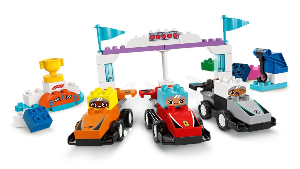 LEGO DUPLO 10445 F1 Team Rennautos mit Rennfahrern | ©LEGO Gruppe
