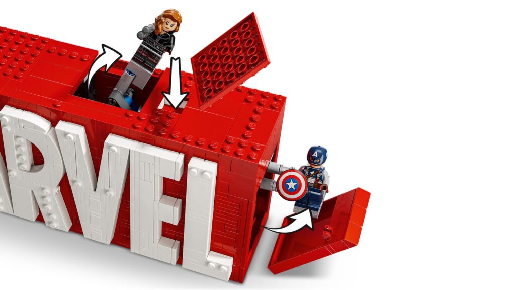 LEGO Marvel 76313 MARVEL Logo & Minifiguren | ©LEGO Gruppe