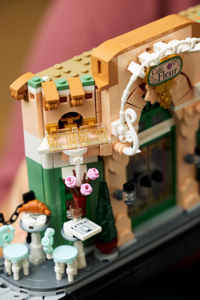 LEGO Icons 10362 Französisches Café | ©LEGO Gruppe