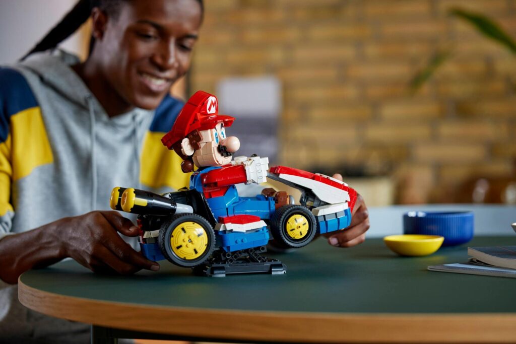 LEGO Super Mario 72037 Mario Kart: Mario & Standard-Kart | ©LEGO Gruppe