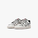 LEGO 5009951 Nike Dunk Low x LEGO Collection - Sneakers für jüngere Kinder